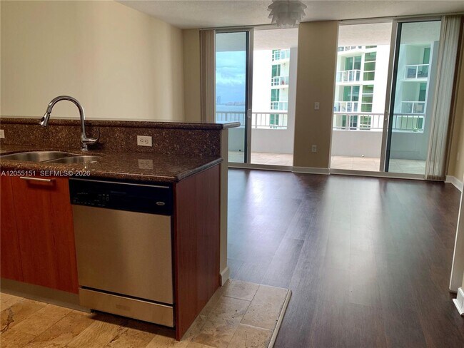 Photo - 170 SE 14th St Unit 1402