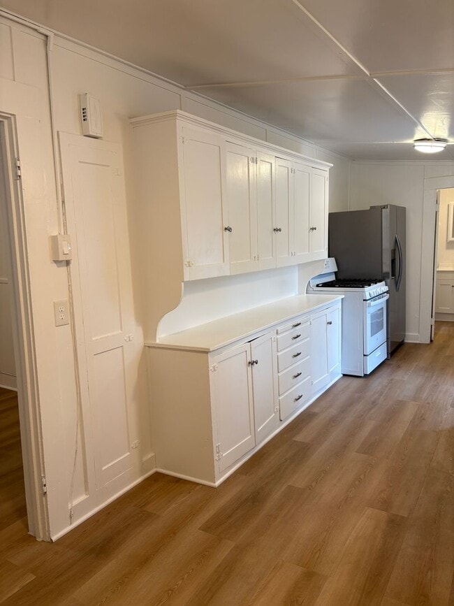 Photo - Studio Located Downtown Ventura, Close to ... Unit 38 N Laurel St #3