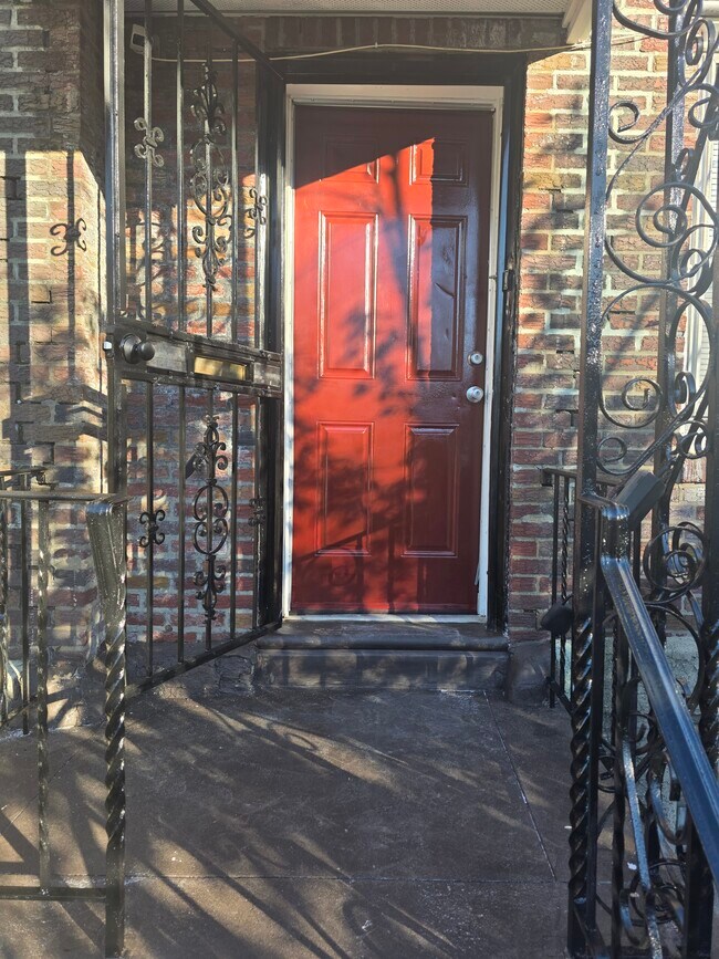 Photo - 6213 N Howard St