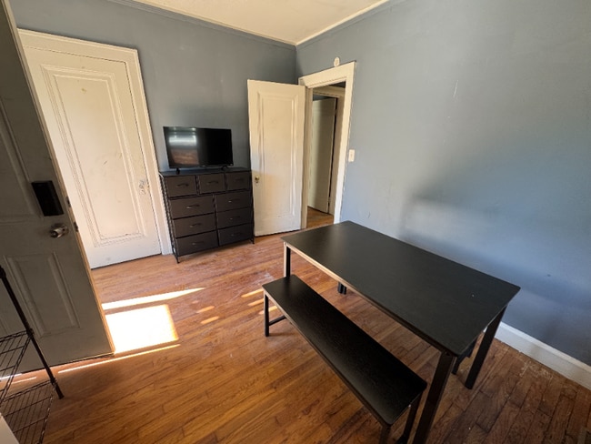 Photo - 3625 Bedford St Unit B