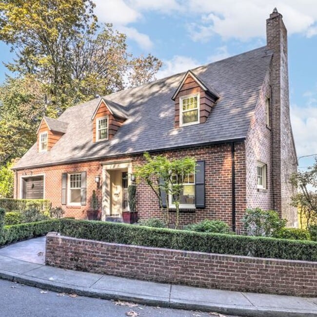 Photo - Beautiful 4 Bed, 3.5 Bath Rental home in G...