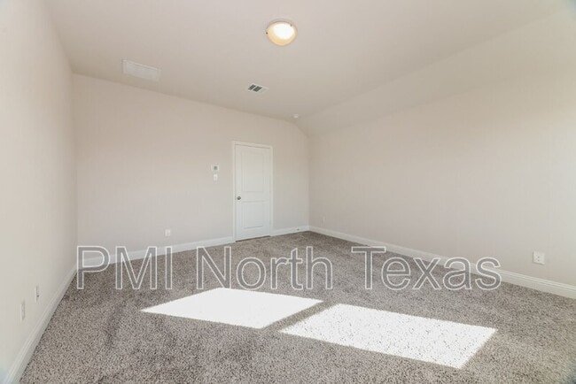 Photo - 515 Parrino pkwy