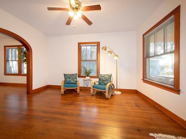 Photo - 5111 Ave Q 1/2