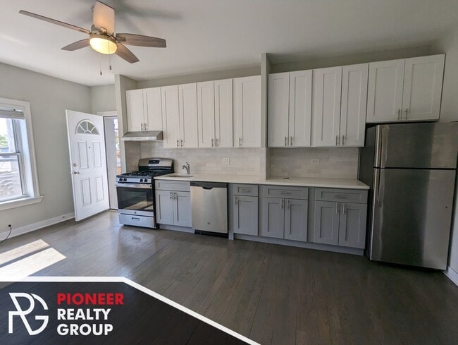 Photo - 1827 W Winona St Unidad 2