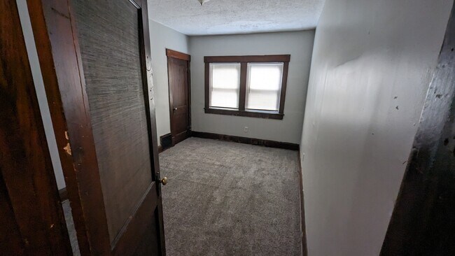 Photo - 759 Erie St S