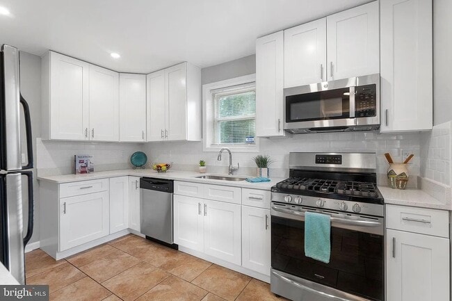 Photo - 2711 Edfeldt Dr