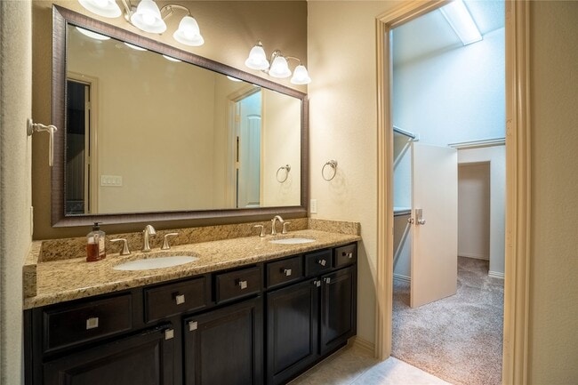 Photo - 185 Carrington Ln