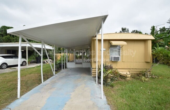 Building Photo - 3306 Peachtree Hill Rd