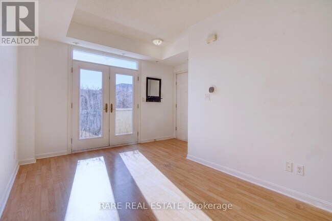 Photo - 70 Carr St Unit TH05