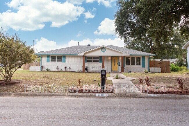 Building Photo - 3995 Tom Ln Dr