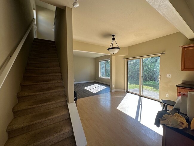 Photo - 901 Gladstone St