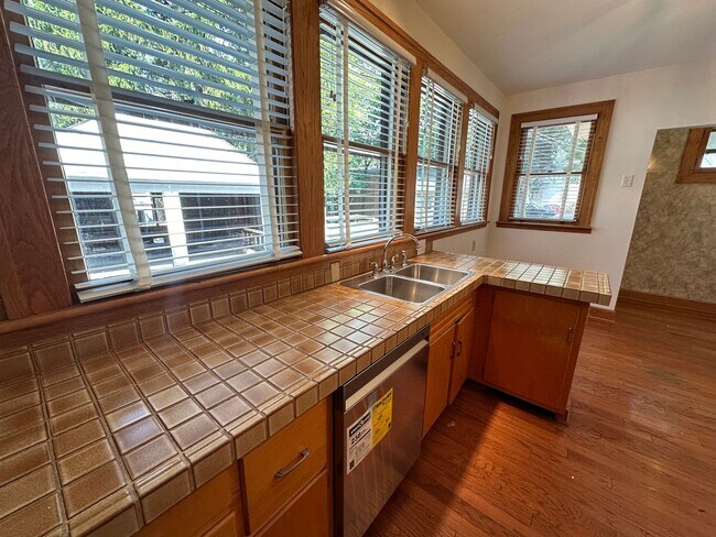 230 E 18th Ave
