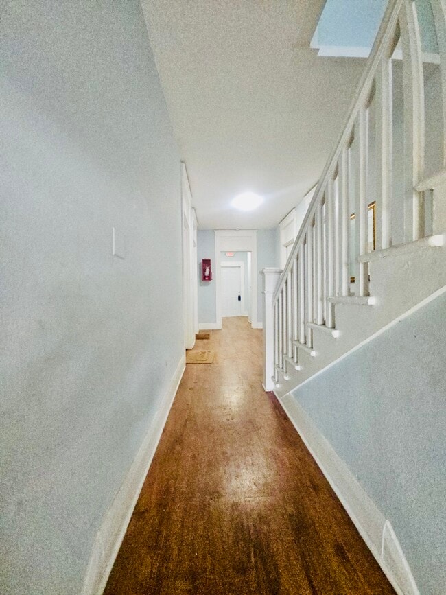 2301 N Jefferson St, Apt 3