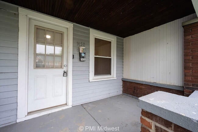 Photo - 1450 N Gladstone Ave