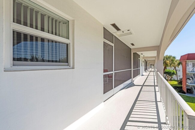 Photo - 581 Blue Heron Dr Unit 317-b
