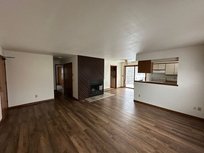 Photo - JMJ Property Investment Unit 6734-D