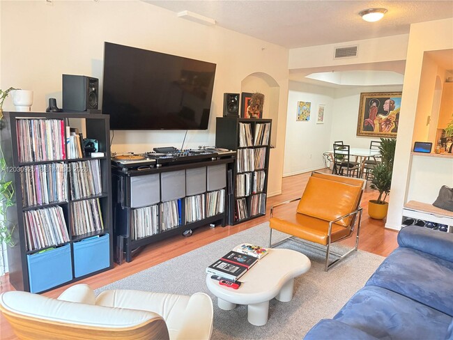 Photo - 6630 NW 114th Ave Unit 1527