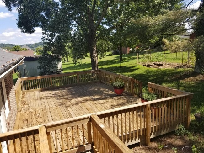 Photo - 301 Shannon Dr