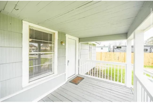 Photo - 6608 Georgianna Dr