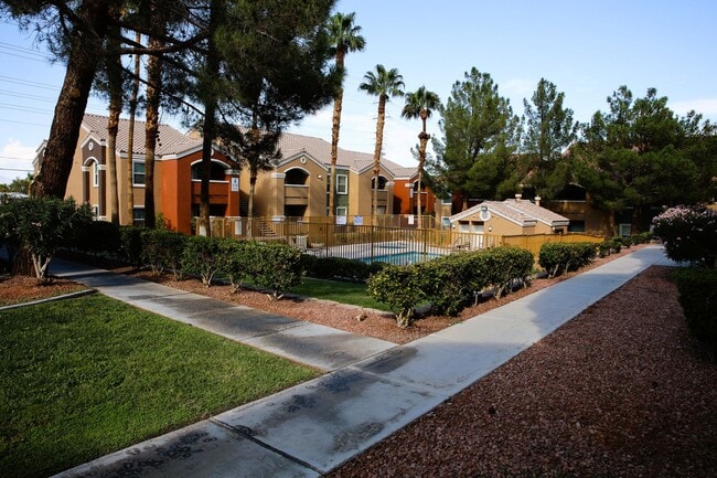 Photo - SW - COZY CONDO - 2 BEDROOM - 1ST FLOOR Unit 1044