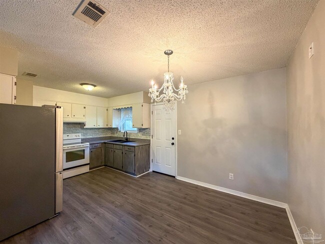 Photo - 1965 Brentco Rd