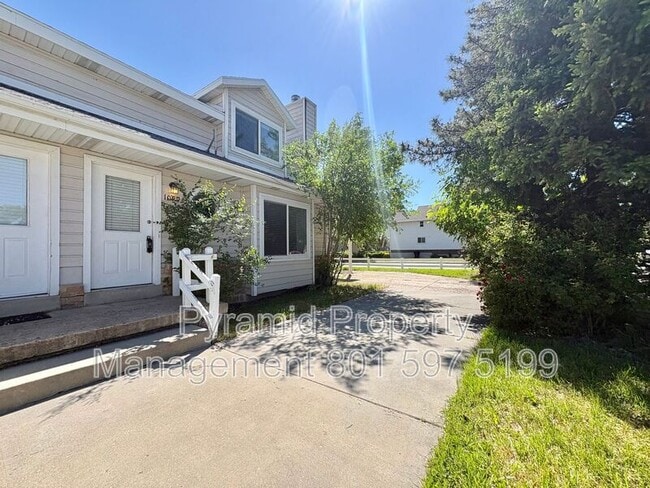 Building Photo - 1099 Shepard Ln