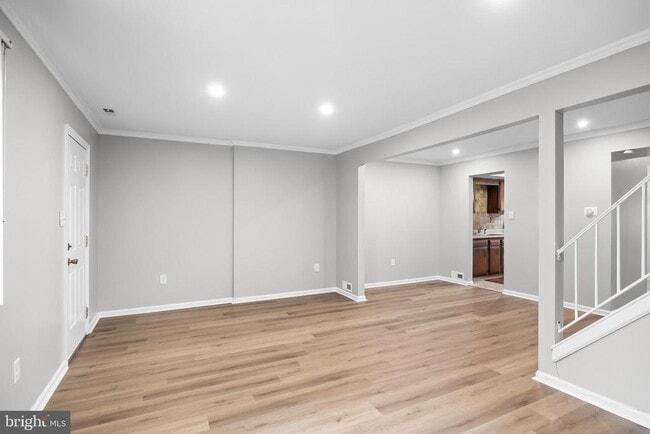13 Hopewell Ln