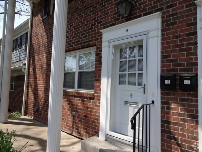 Building Photo - 245 Unquowa Rd Unit APT 69