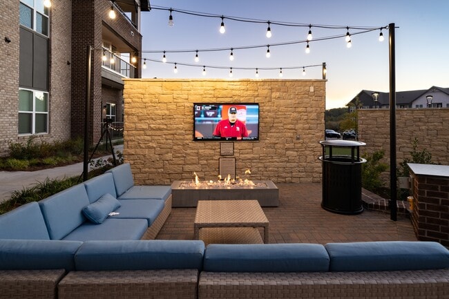 Aura Creekside Apartments