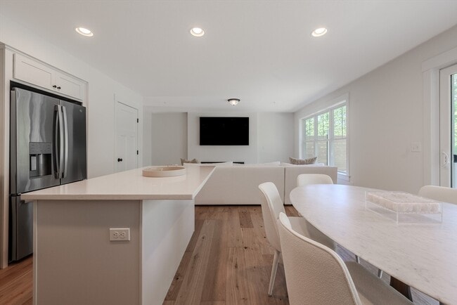 Photo - 112 Genest St