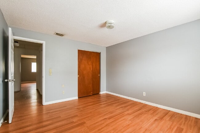 Building Photo - 115 Michelle Ln Unit B