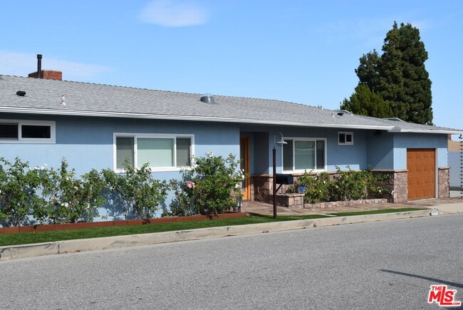 Building Photo - 11365 Chalon Rd