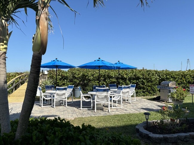 Photo - Villa Vista Condo

Available May 1st