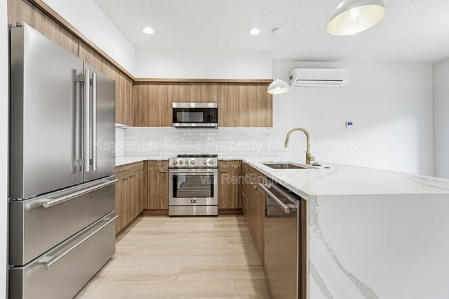 Building Photo - 4313 Greentrail