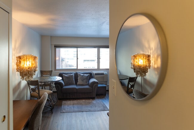 Photo - 2101 Chestnut St Unit 523