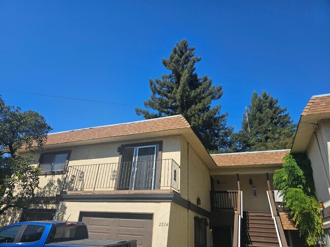 Photo - 2218 Clay St