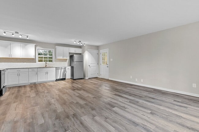 Photo - ** COMING SOON ** Charming, updated single family home!