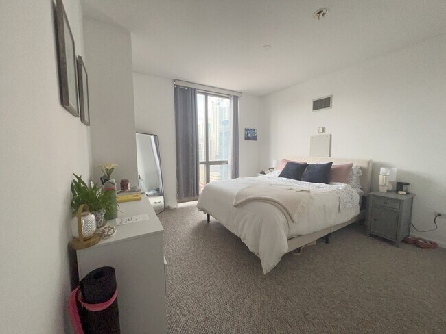 Photo - 635 N Dearborn St Unidad 2003