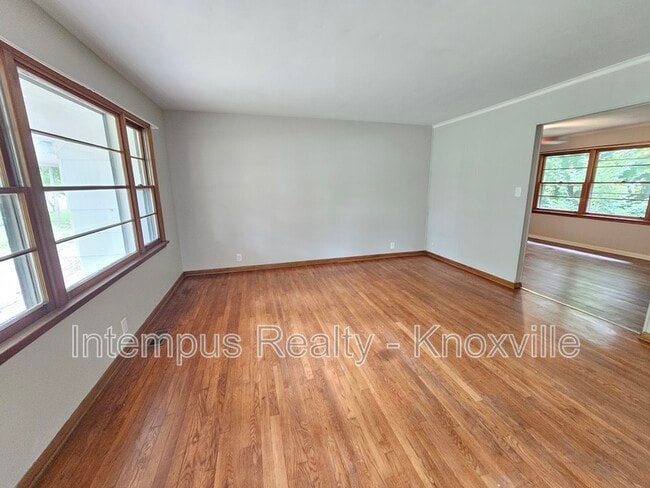 Photo - 2000 Nandina Dr