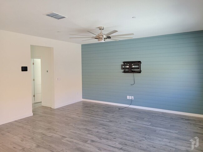 Photo - MOVE IN SPECIALL!!! $500 OFF FIRST MONTH'S...