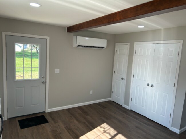 Photo - 138 N Main St