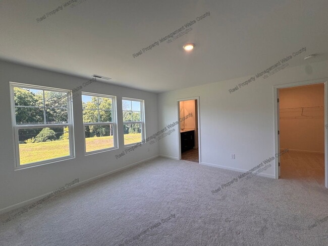 Photo - 254 Snowfield