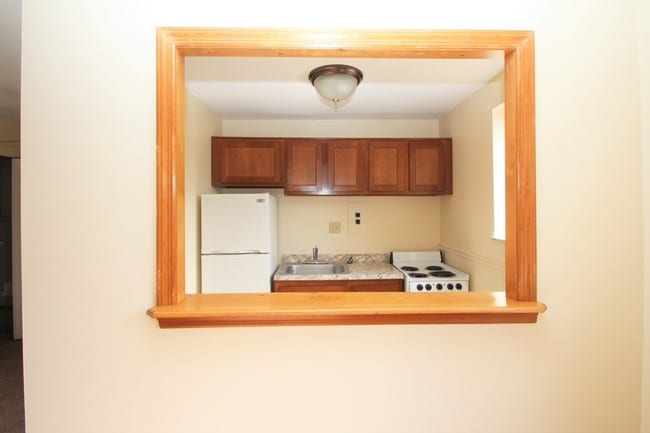 Brittany Kitchen - Brittany Apartments