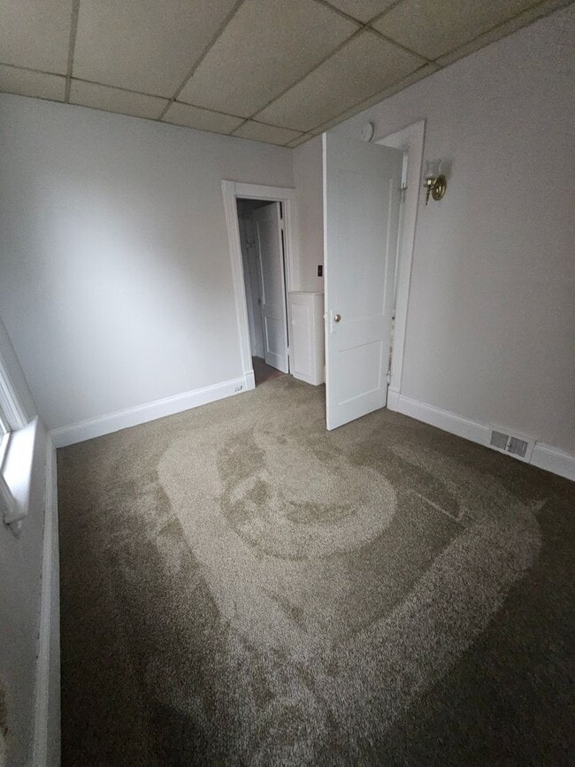 Photo - Lower 3 bedroom west side