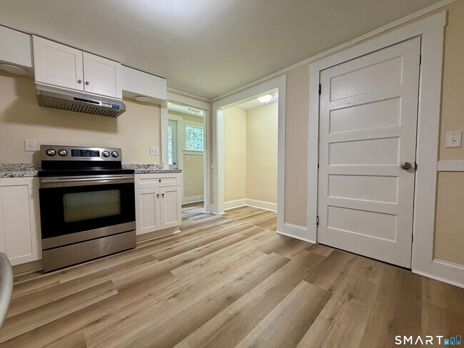 Photo - 119 West St