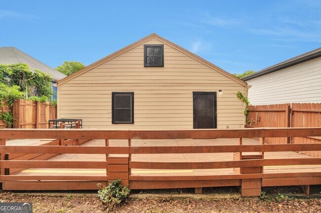 Photo - 985 Fair St SW