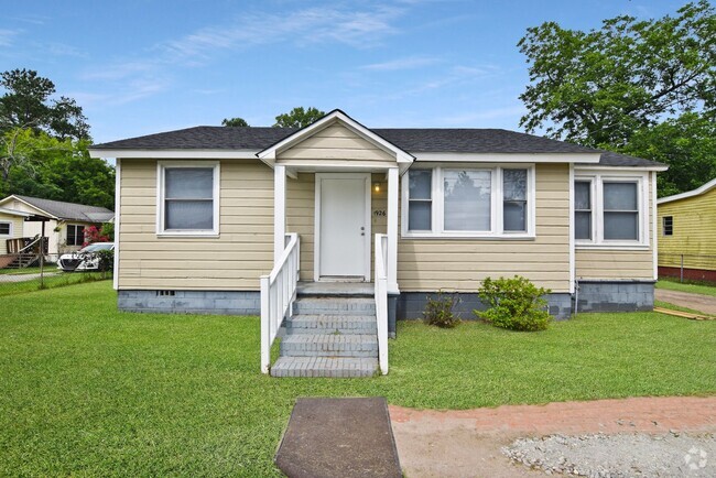 Building Photo - Updated 3 Bedroom House Across From Wilkin...