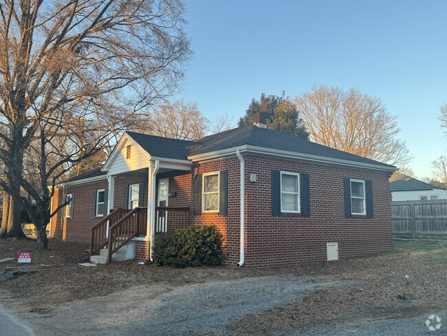 Building Photo - 346 Magnolia St NW Rental