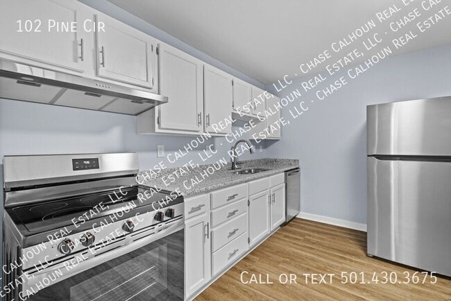 Photo - 102 Pine Cir