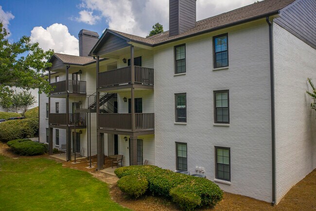Woodmere Creek Apartments